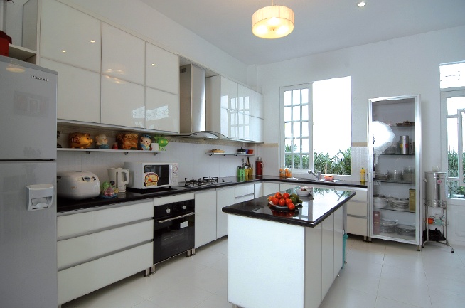 trong-phong-thuy-dat-huong-bep-theo-tuoi-vo-hay-chong